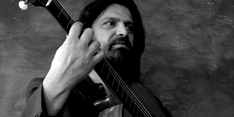 Aris Balatsoukas | Guitarra Latinamericana